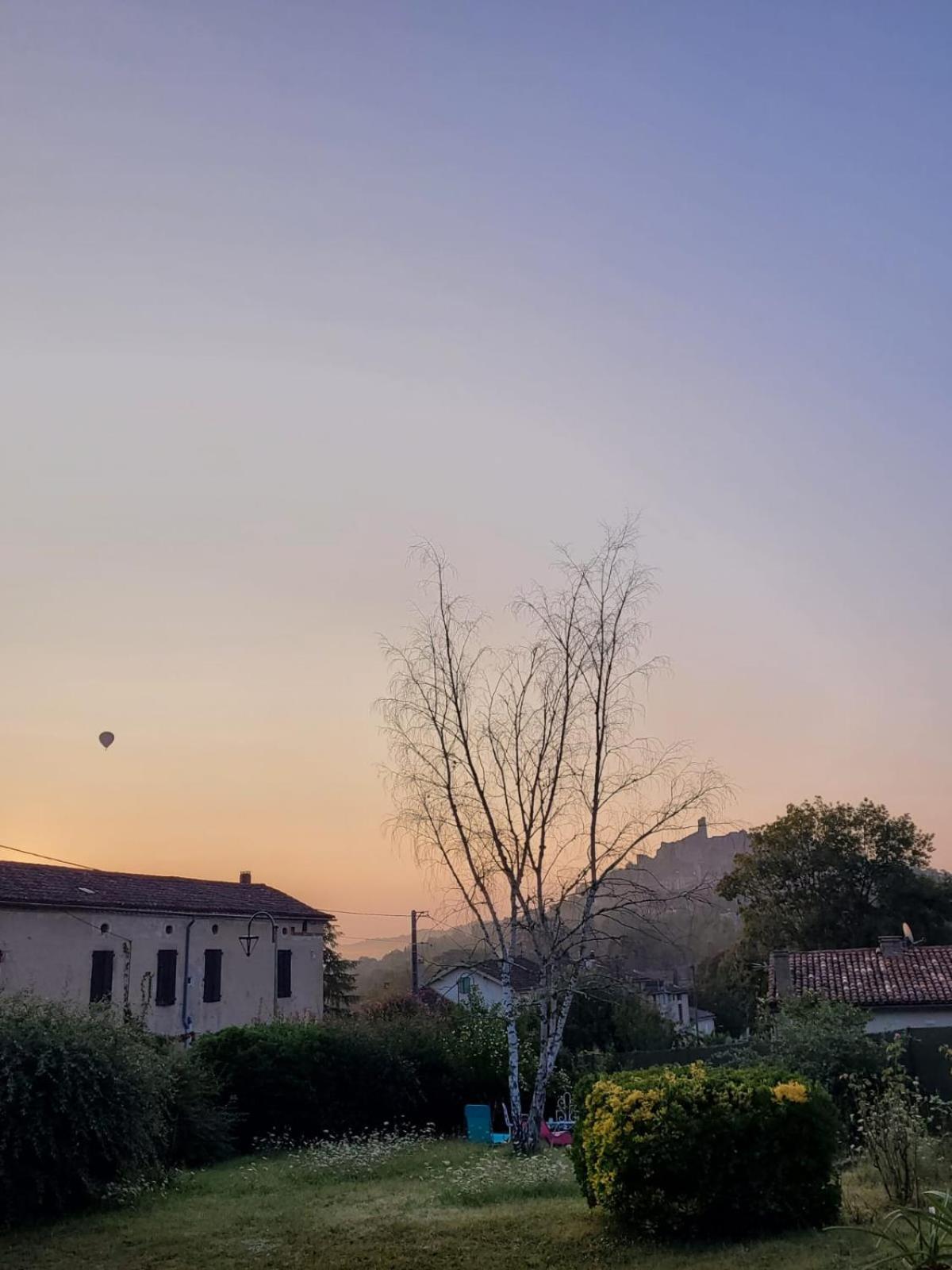 La Jolie Vue Et La Maison De La Tour- Cordes-Sur-Ciel Les Cabannes  Dış mekan fotoğraf